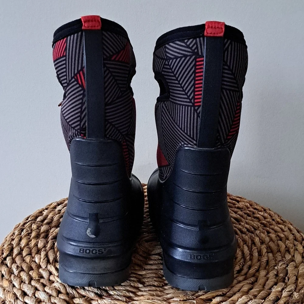 BOGS Boys Neoclassic Red/Black Geometric‎ Print Waterproof/Insulated Boots 5